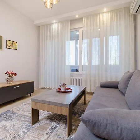 Spacious 1-bedroom * פלובדיב