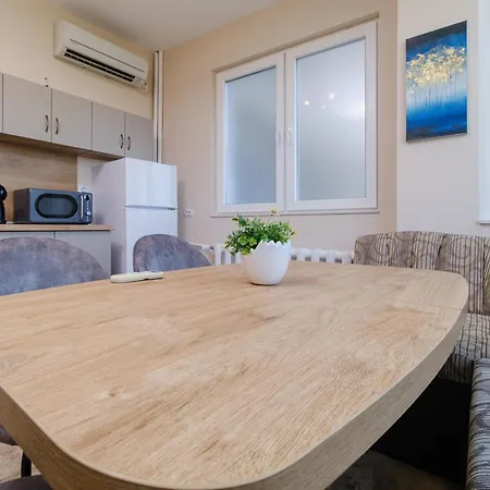Spacious 1-bedroom *